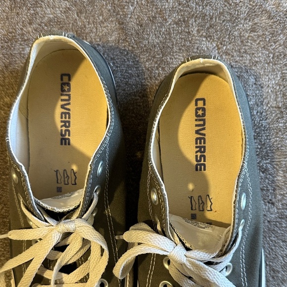 Converse Classic Men’s Gray and White Sneakers - Picture 2 of 5